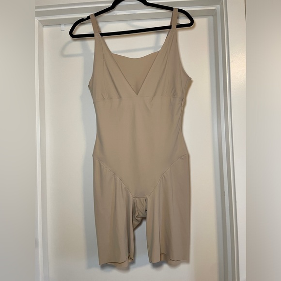 Maidenform Shaping Bodysuit 00874 2XL Ultra Firm Control Beige - Picture 6 of 14